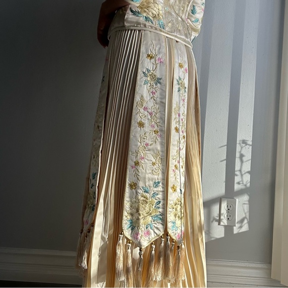 Vintage Oriental Satin Silk Embroidered Jacket +Pleated Skirt Set Gold & Pastel - Picture 9 of 11